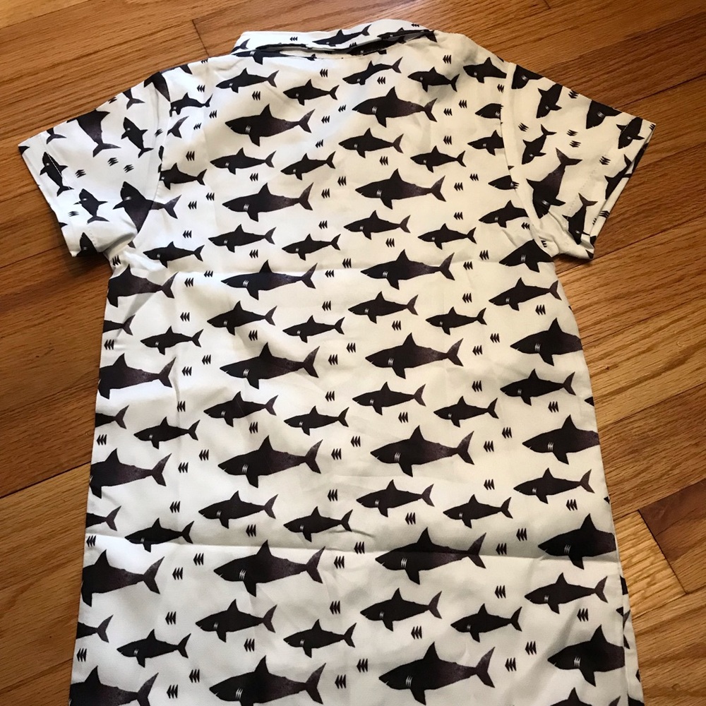 Short sleeve shark shirt NWT from Amazon - Picture 2 of 9